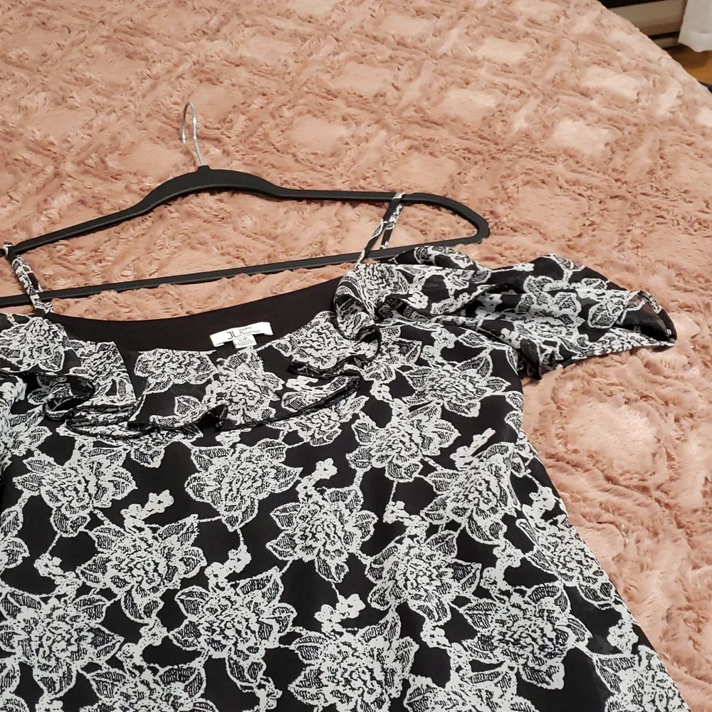 DRESS - Picture 3 of 3